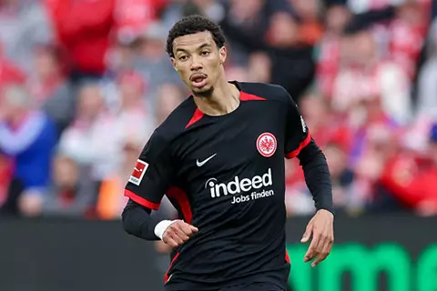 تقارير: إيكيتيكي يسافر إلى ليفربول اليوم لإجراء الفحص الطبي